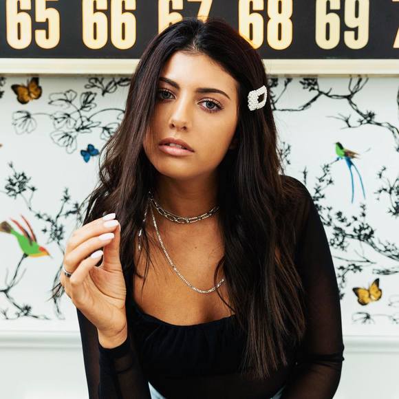 sabrina_sharma